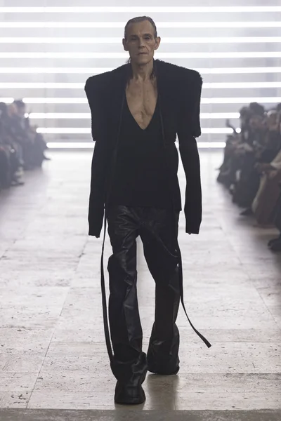 Look 14